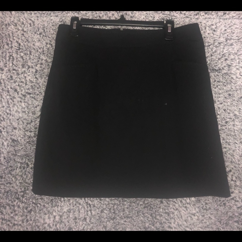 Beautiful Banana Republic  Women’s Back Carrier Skirt Size 12